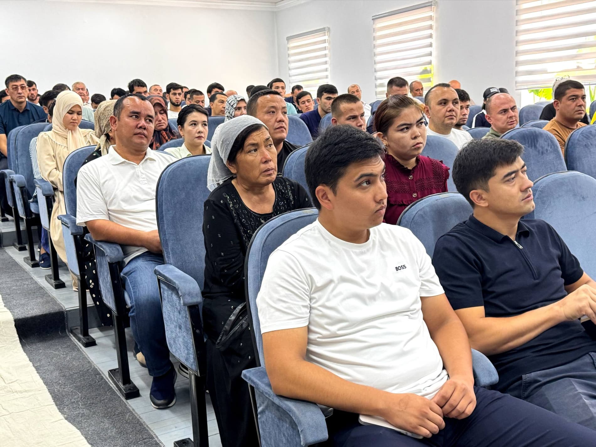 YOSHLARNING MUROJAATLARI TINGLANIB, MUAMMOLARGA YECHIM BELGILANDI