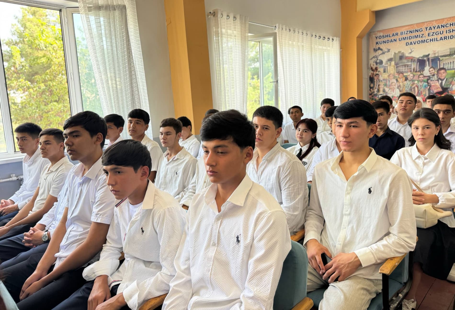 BITIRUVCHILAR BILAN OCHIQ VA SAMIMIY MULOQOT