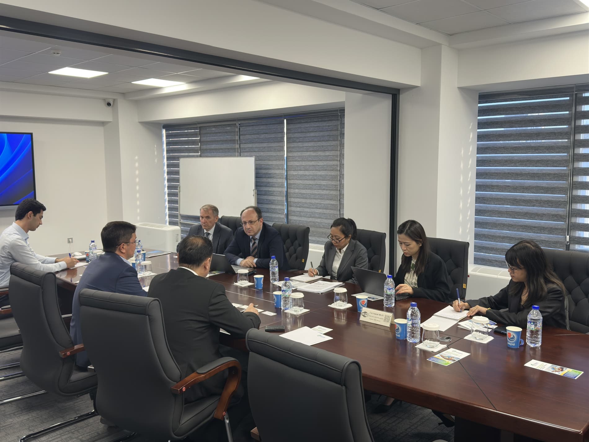 Обсуждены перспективы сотрудничества с Азиатский банк инфраструктурных инвестиций