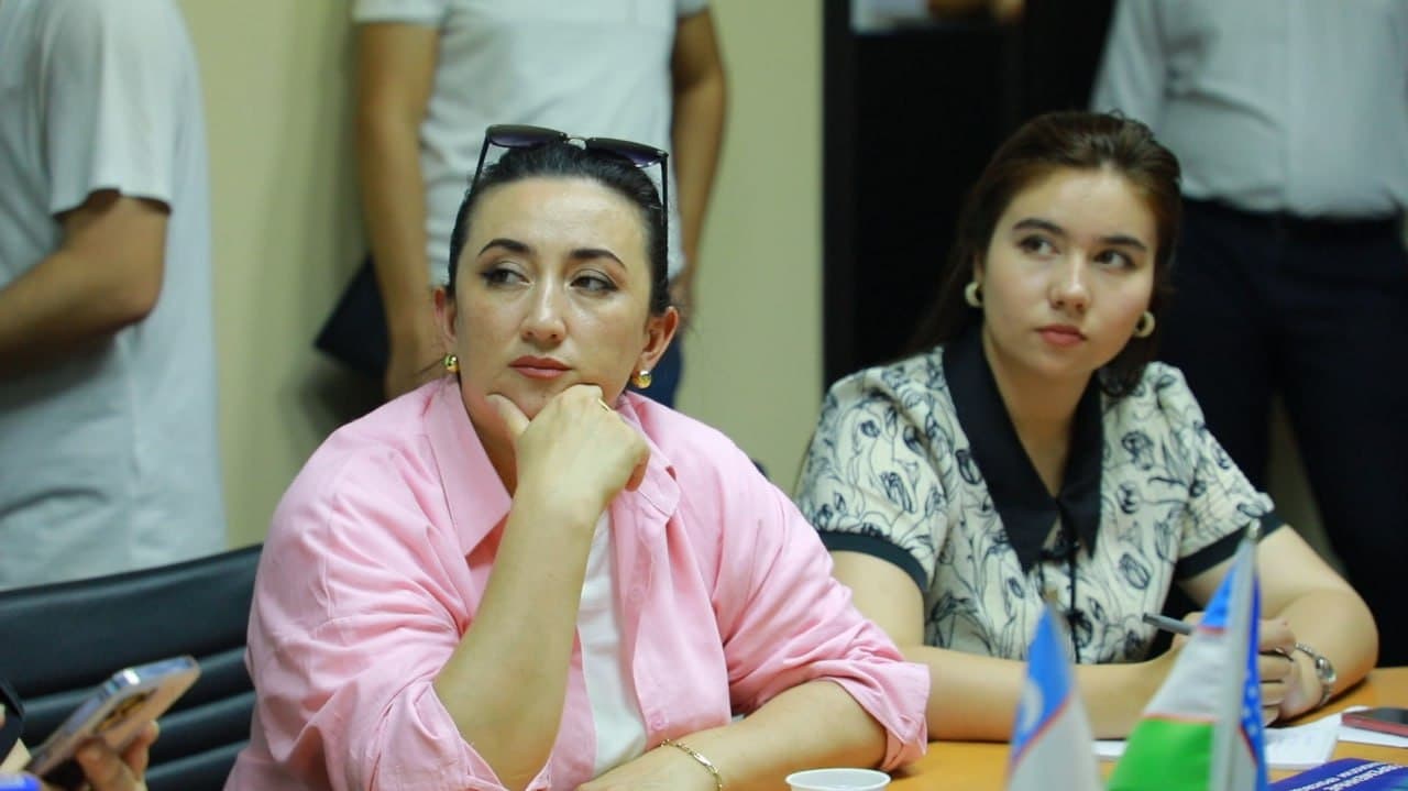 В малой промышленной зоне был организован пресс-тур.