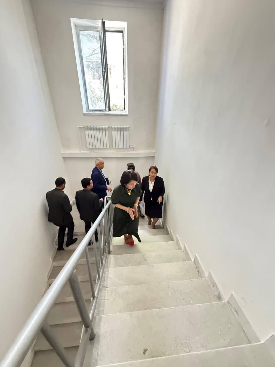 Alisher Navoiy nomidagi O‘zbekiston Milliy kutubxonasi direktori Xatirchi tumaniga tashrif buyurdi