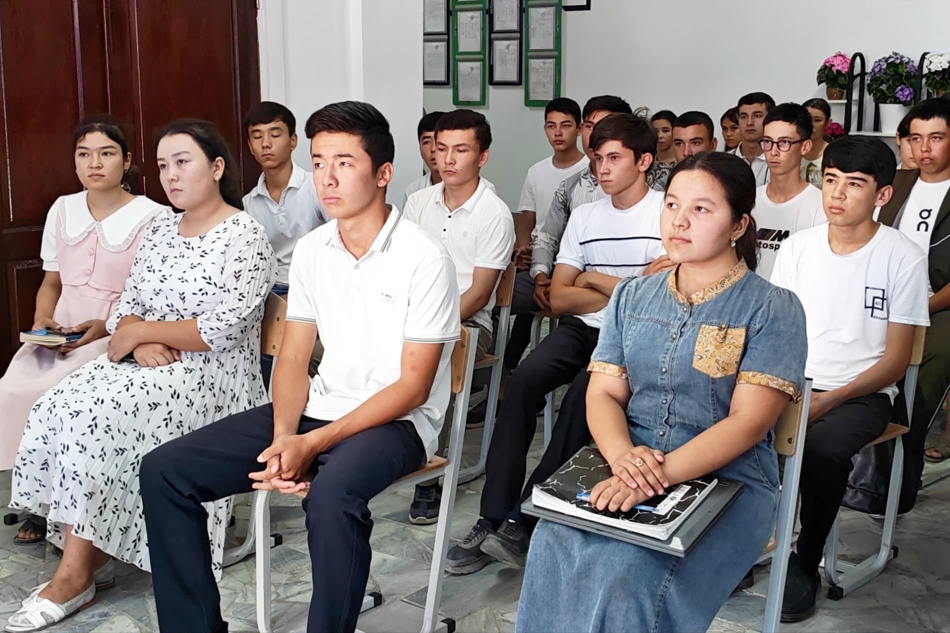 Yoshlar bilan ochiq muloqot — ta’lim va imkoniyatlar uyg‘unligi