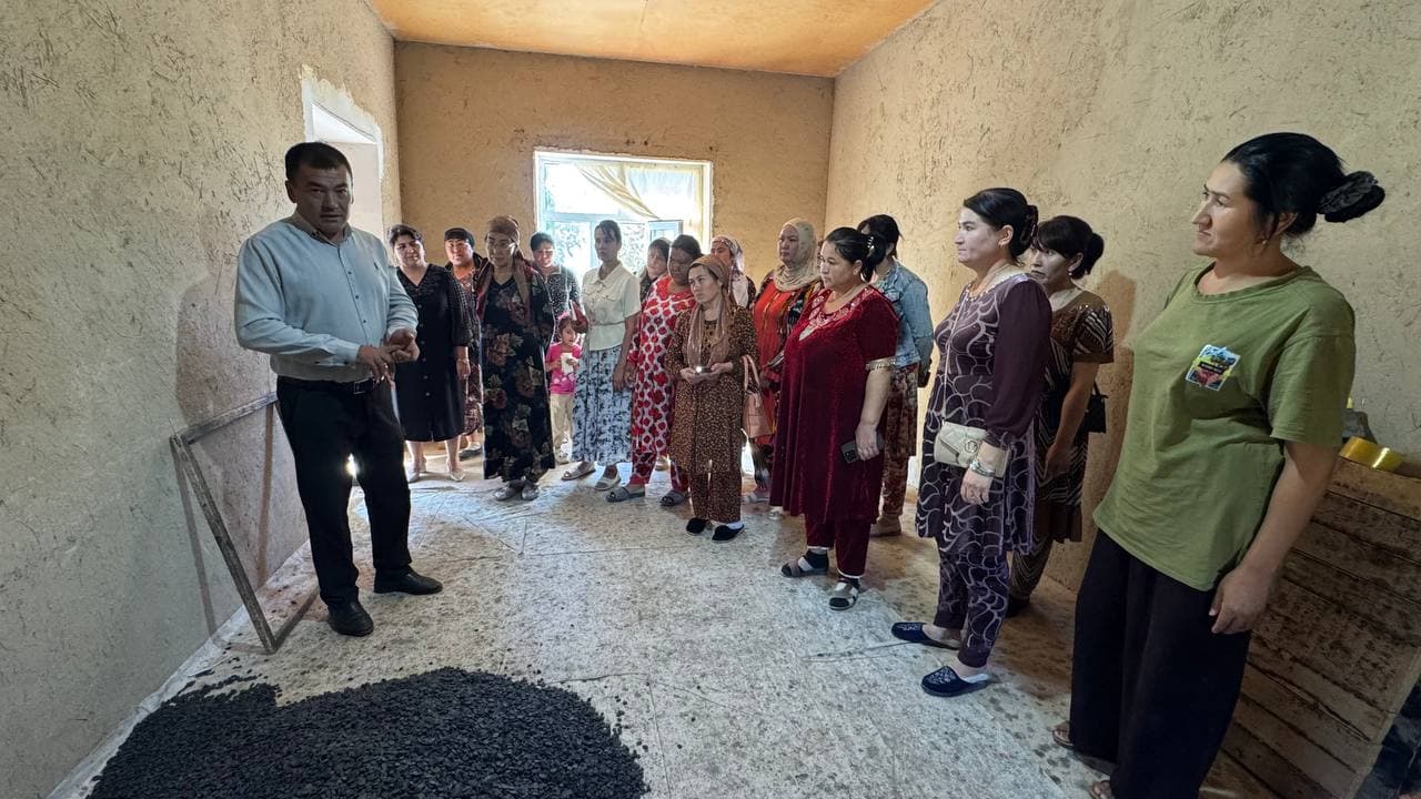 UYSHUN MAHALLASI XOTIN-QIZLARI UCHUN BIZNES-SAYOHAT TASHKIL ETILDI