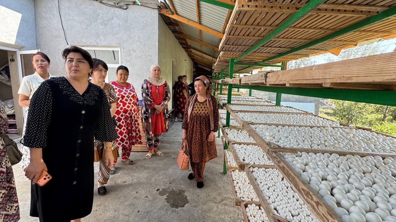 UYSHUN MAHALLASI XOTIN-QIZLARI UCHUN BIZNES-SAYOHAT TASHKIL ETILDI