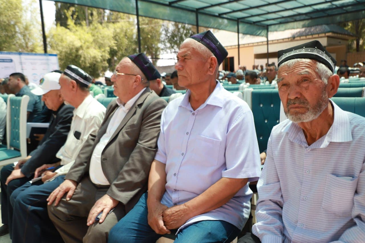 FARG‘ONA VILOYATI HOKIMI TOSHLOQ TUMANIDA QISHLOQ XO‘JALIGI SOHASIDAGI ISHLAR BILAN TANISHDI