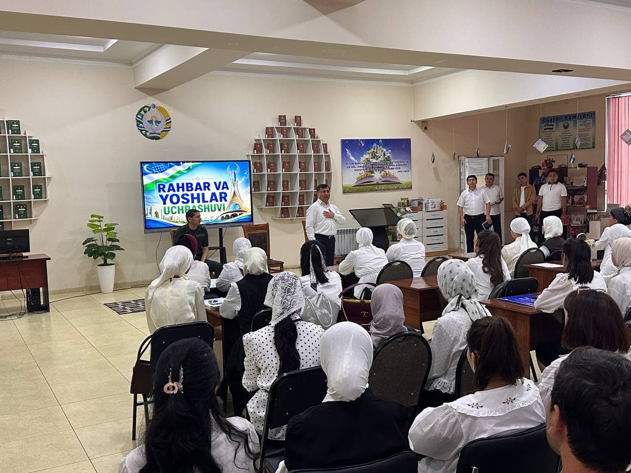 TOSHLOQDA «RAHBAR VA YOSHLAR» UCHRASHUVI O‘TKAZILDI