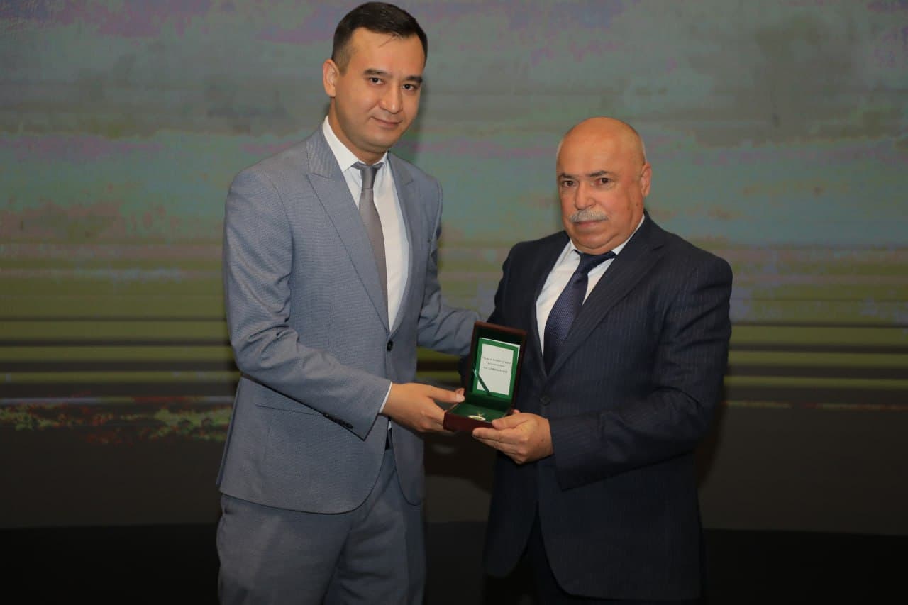 В Министерстве экологии наградили заслуженных работников в сфере охраны окружающей среды