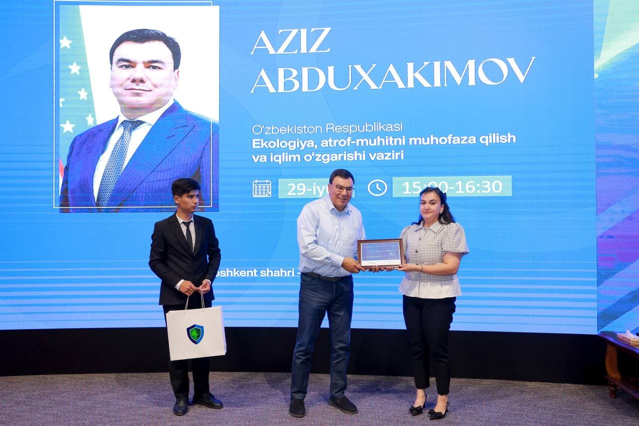 Состоялась встреча министра экологии с молодежью