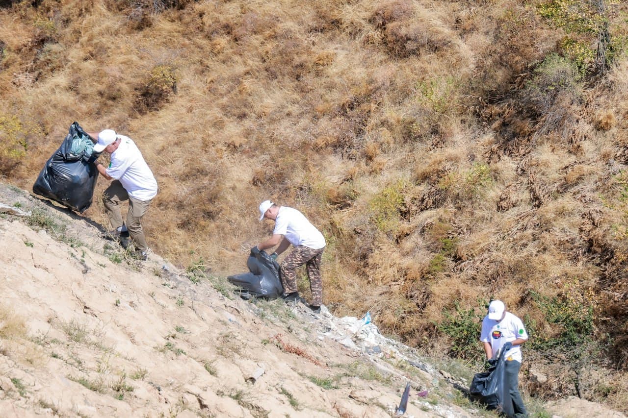 “World cleanup day”: respublikamiz hududlari jami 36,5 tonna chiqindilardan tozalandi