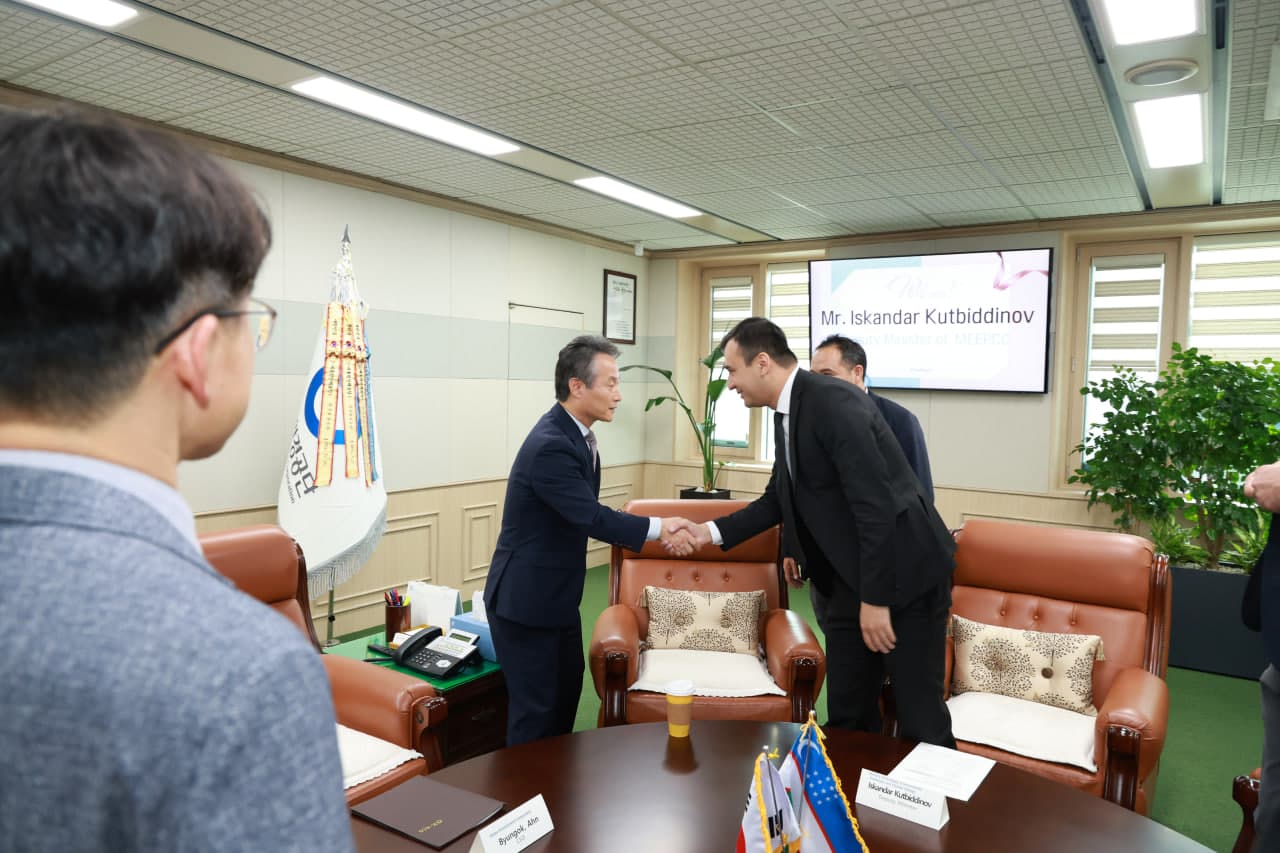 Koreya Respublikasi korporatsiyasi Jizzaxda chiqindini qayta ishlash zavodini quradi