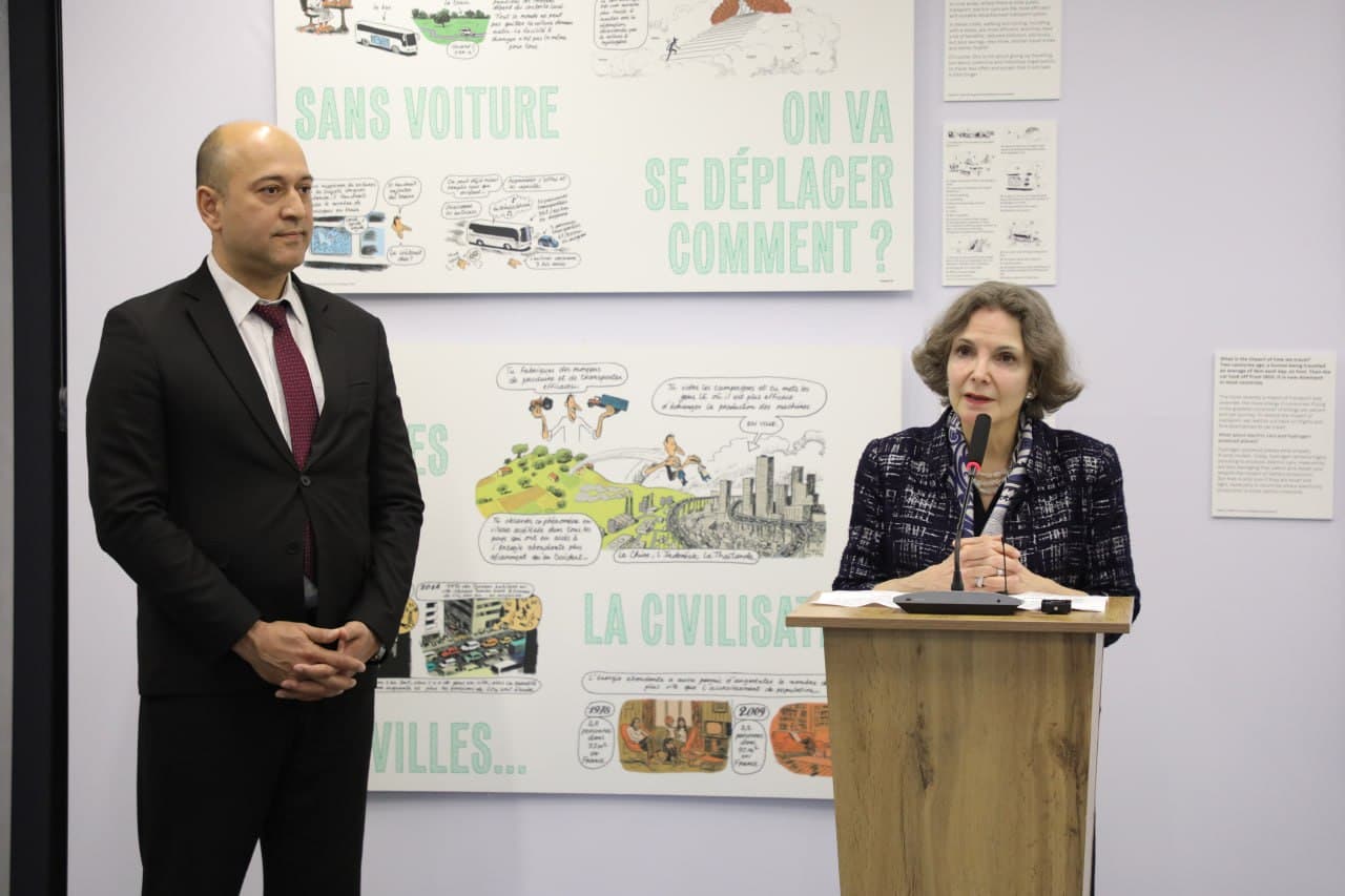 В Green University открылась выставка «Бесконечная вселенная»