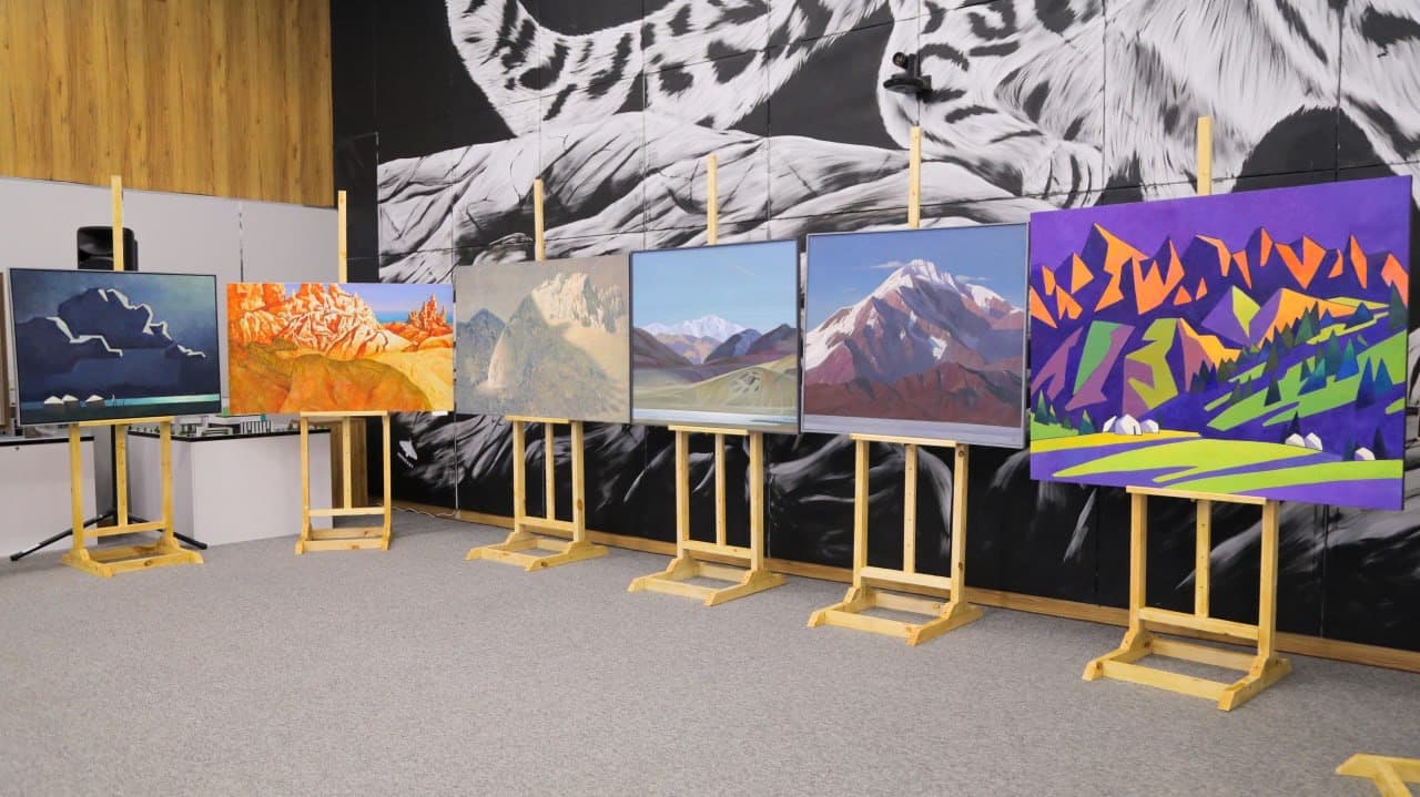 The need to strengthen regional co-operation in the conservation of mountain ecosystems was emphasized