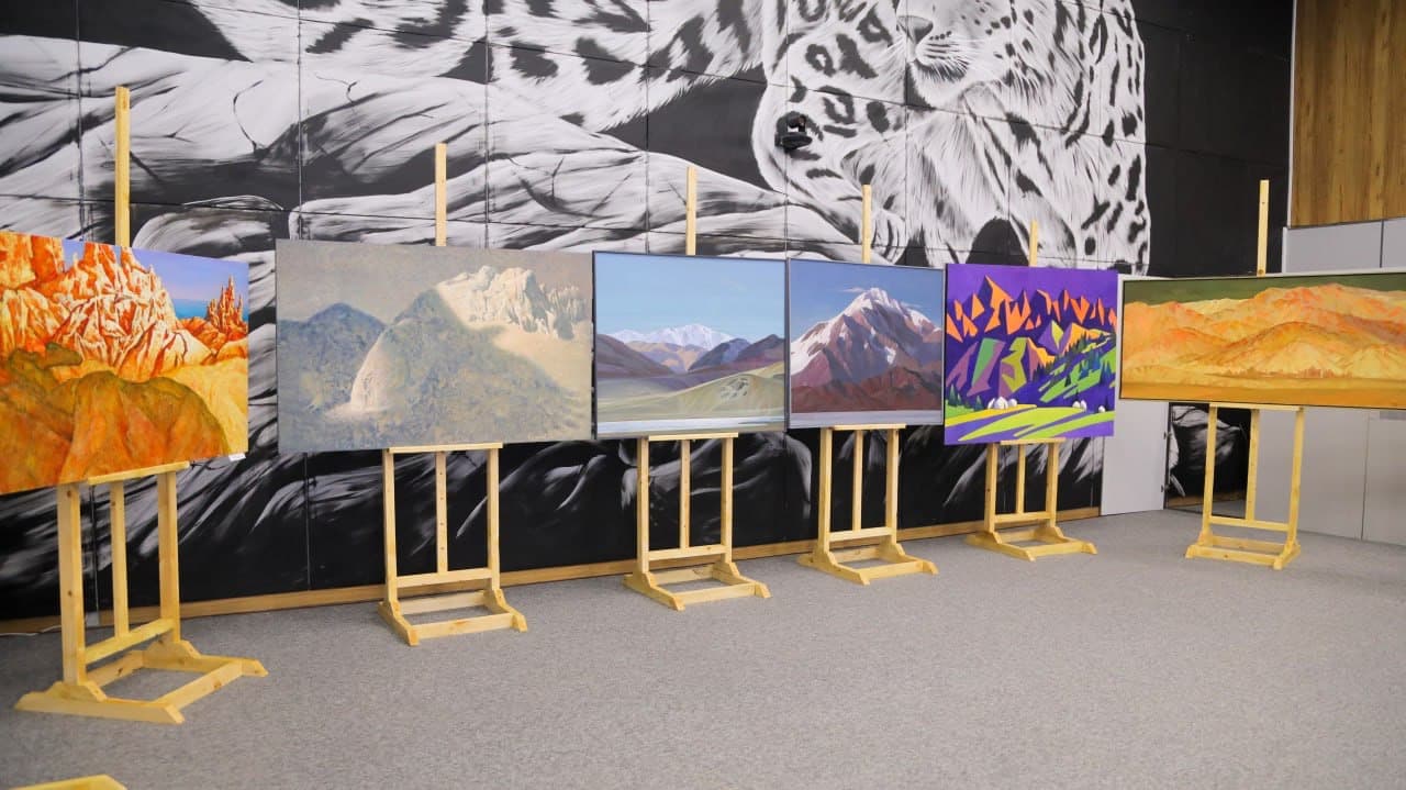 The need to strengthen regional co-operation in the conservation of mountain ecosystems was emphasized