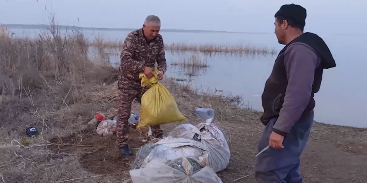 Aydar-Arnasoy ko‘llari tizimida o‘nlab qoidabuzarliklar aniqlanib, yuzlab noqonuniy to‘rlar olib qo‘yildi