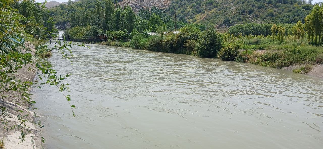 Andijonda Janubiy Farg‘ona kanali suvini ifloslantirayotgan manba aniqlandi