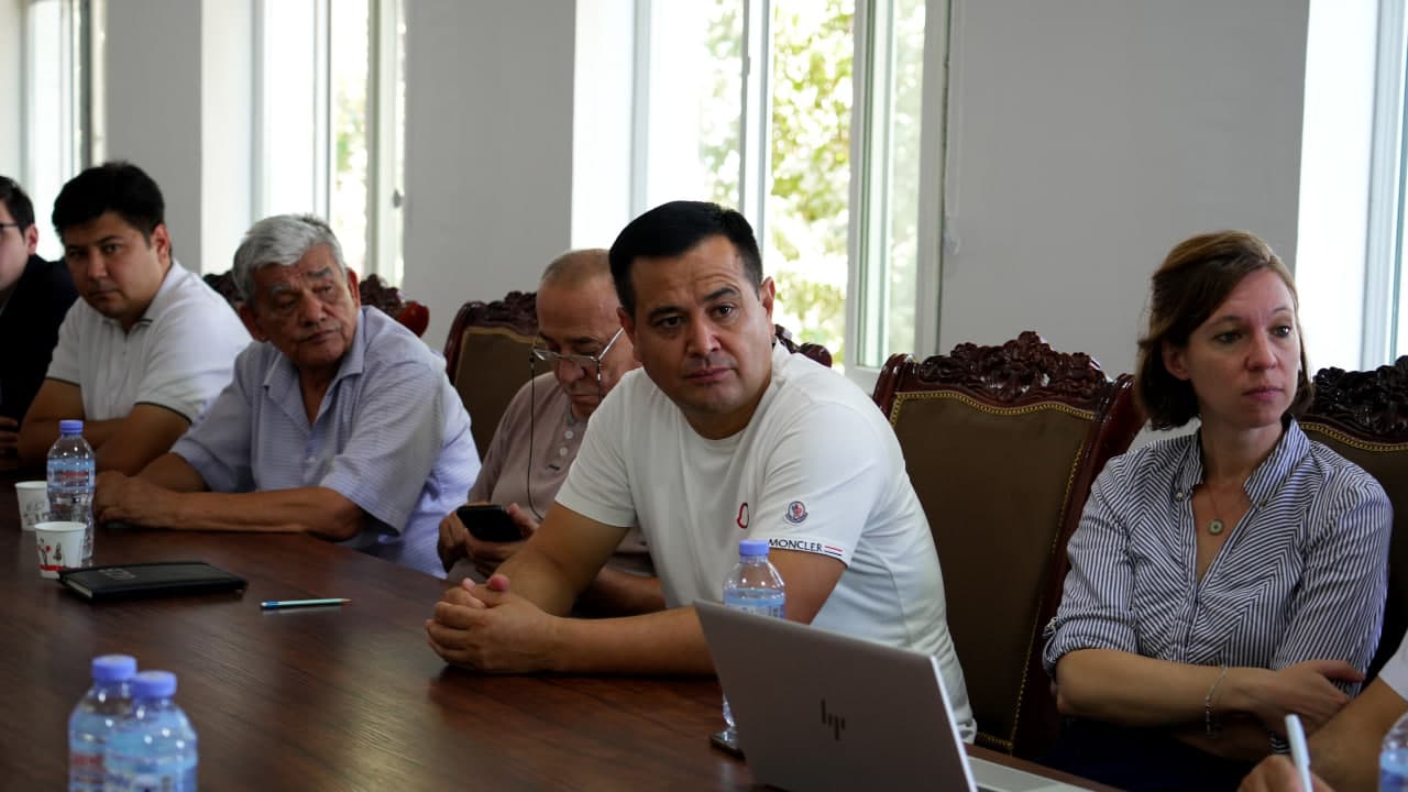 Toshkent tumanida quyosh panellari o‘rnatishga qaratilgan yirik loyiha bo‘yicha jamoatchilik eshituvi o‘tkazildi