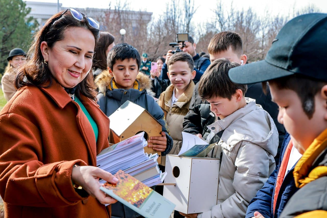 Для птиц установлены скворечники и роздан корм