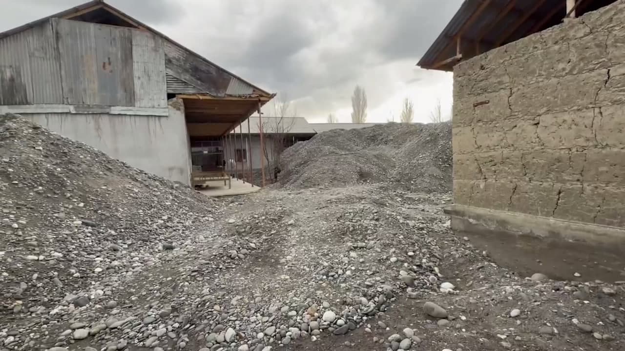 В Самаркандской области выявлена незаконная добыча песчано-гравийной смеси