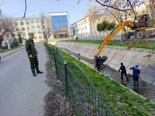 Канал в Сергелийском районе очищен от мусора