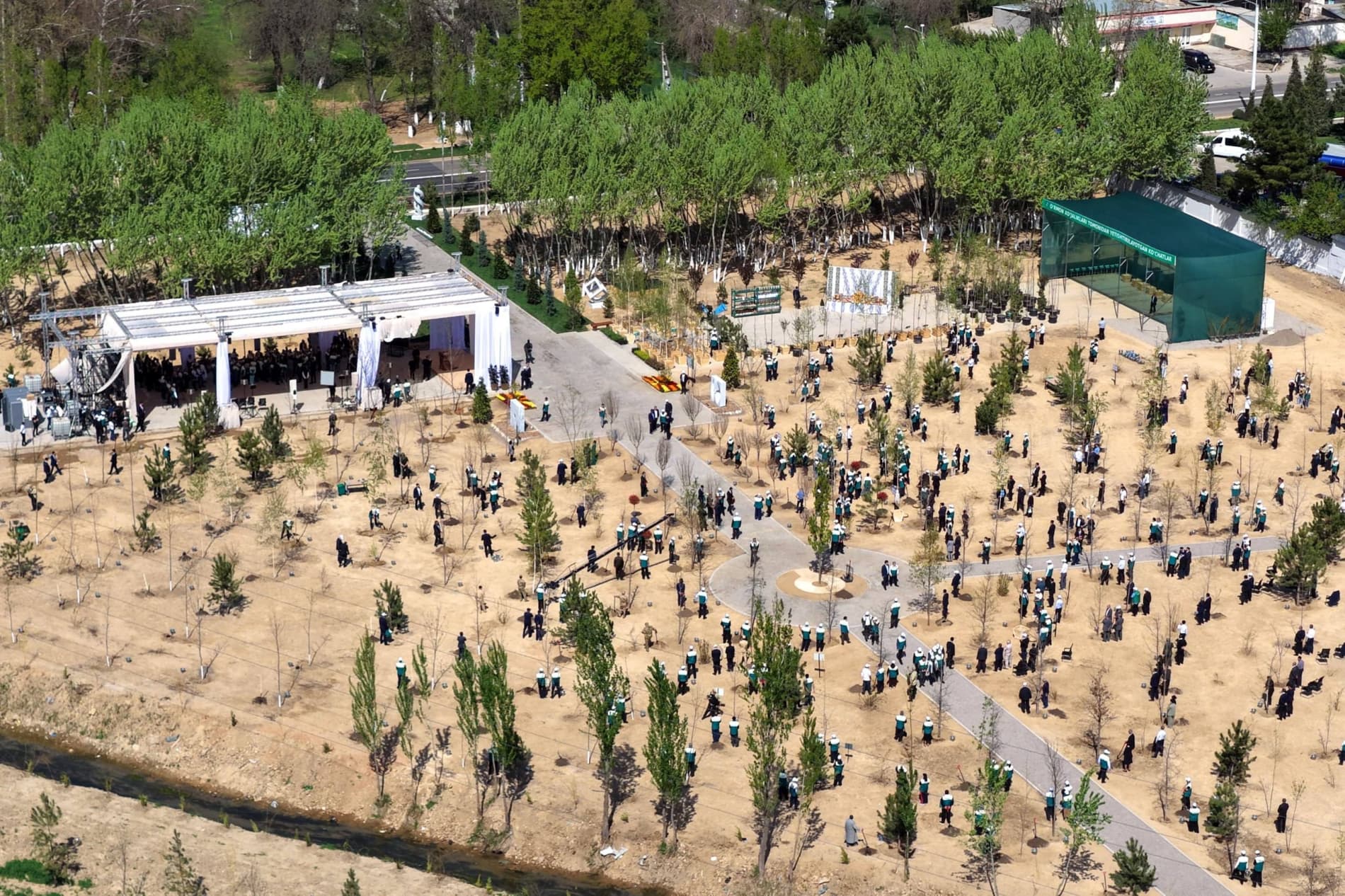 Prezident Milliy dendrologiya bog‘ini barpo etishga start berdi