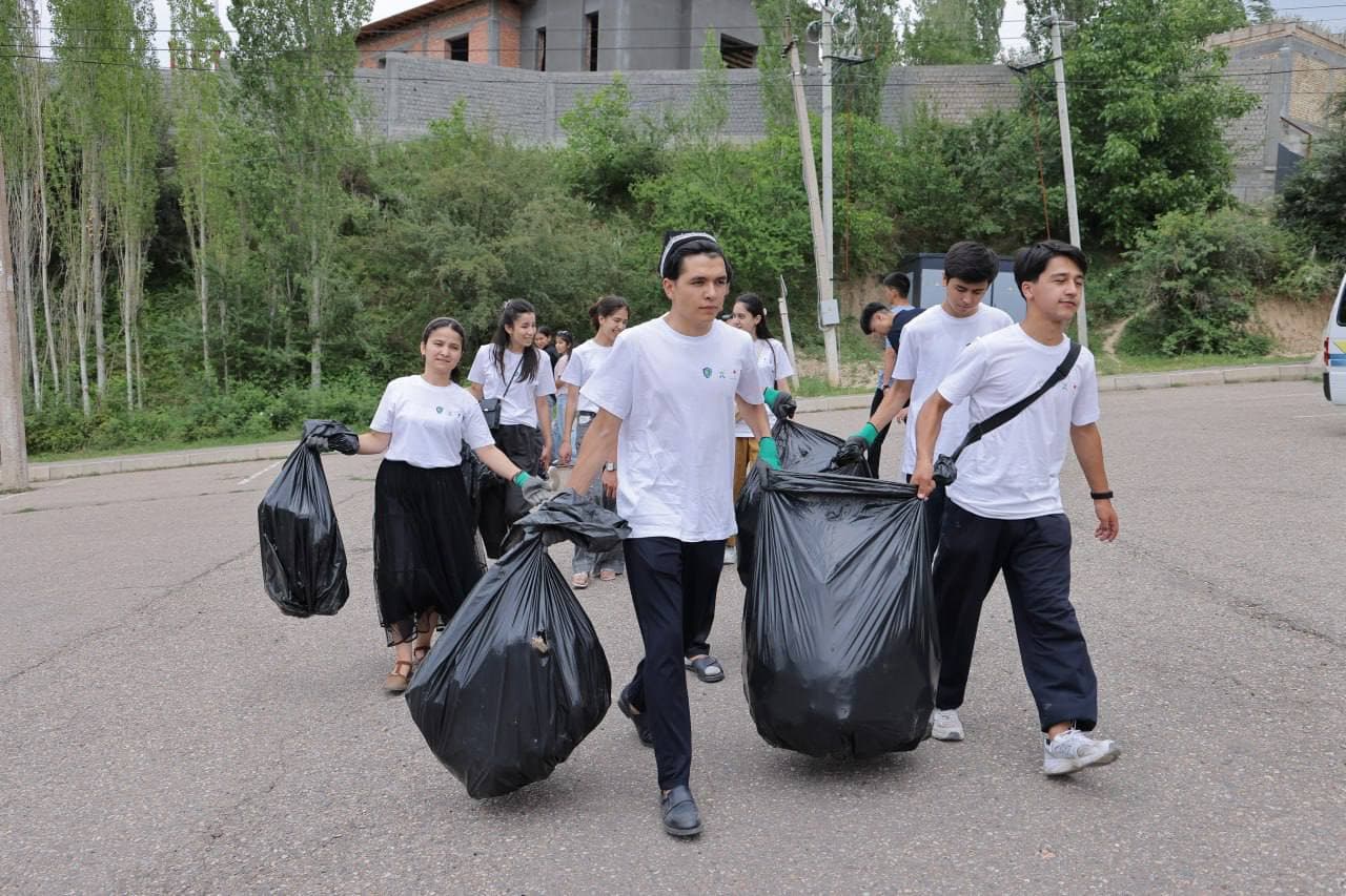 Bostanlyk District Cleared of Waste