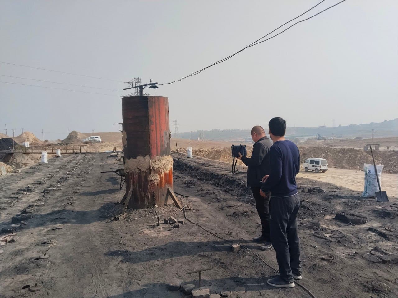 Atmosferaga yuqori miqdorda çang-gaz çiqarayotgan korxona faoliyati töxtatildi