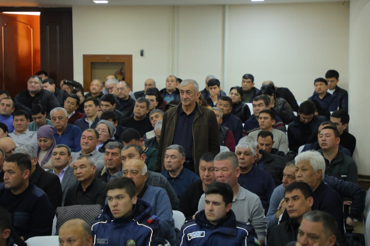 Mahallalardagi muammolar va ustuvor vazifalar tanqidiy muhokama qilindi