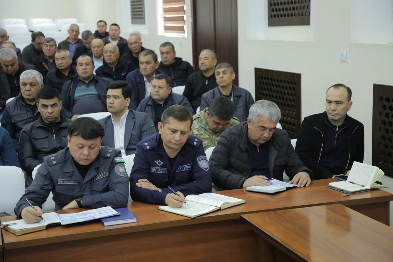 Fuqarolar murojaatlari ijrosi va tartib-intizom masalalari tanqidiy tahlil qilindi