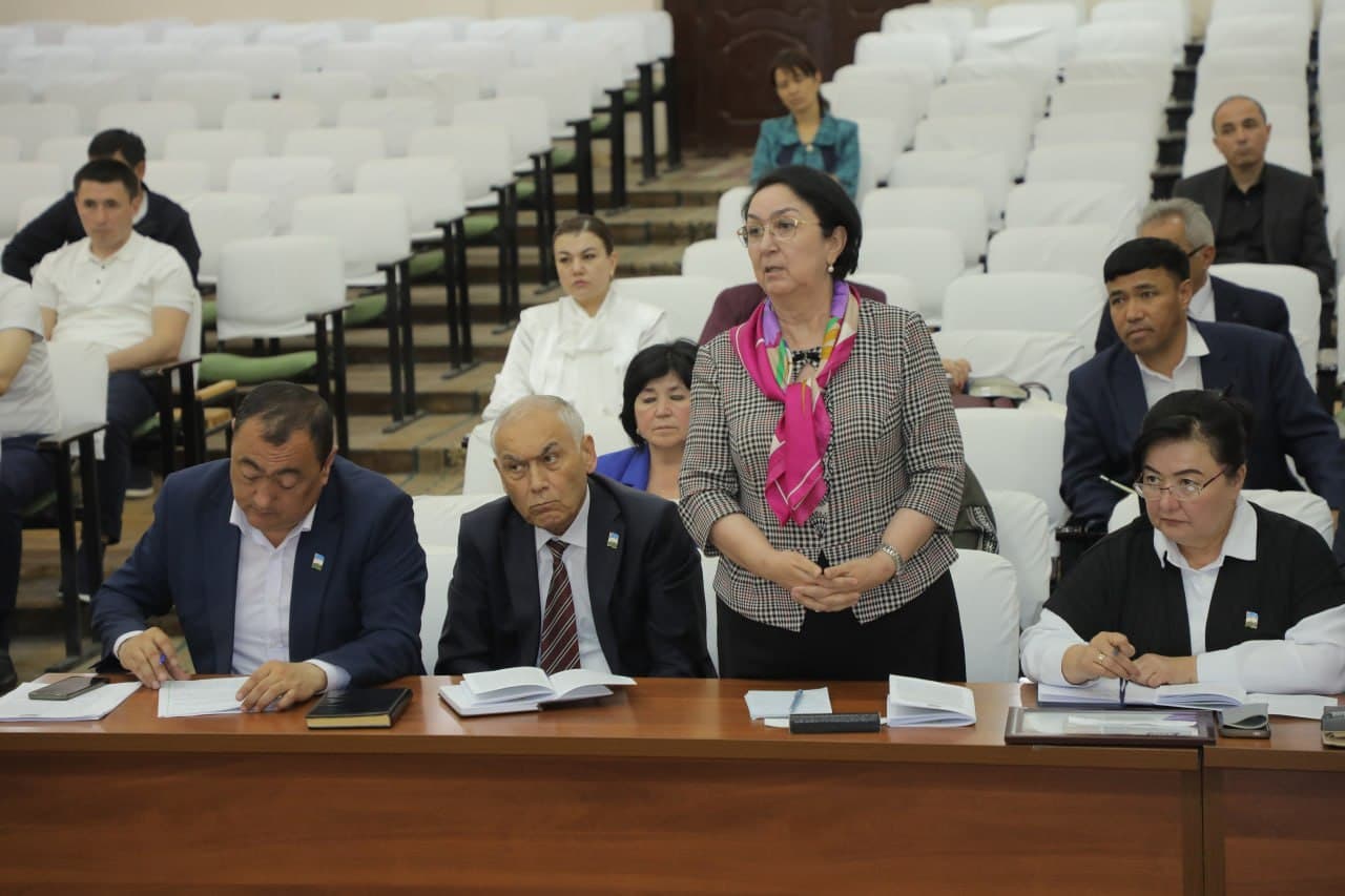 Xalq deputatlari Qibray tuman Kengashinig 7-chaqiriq, XX-sessiyasi bo'lib o'tdi
