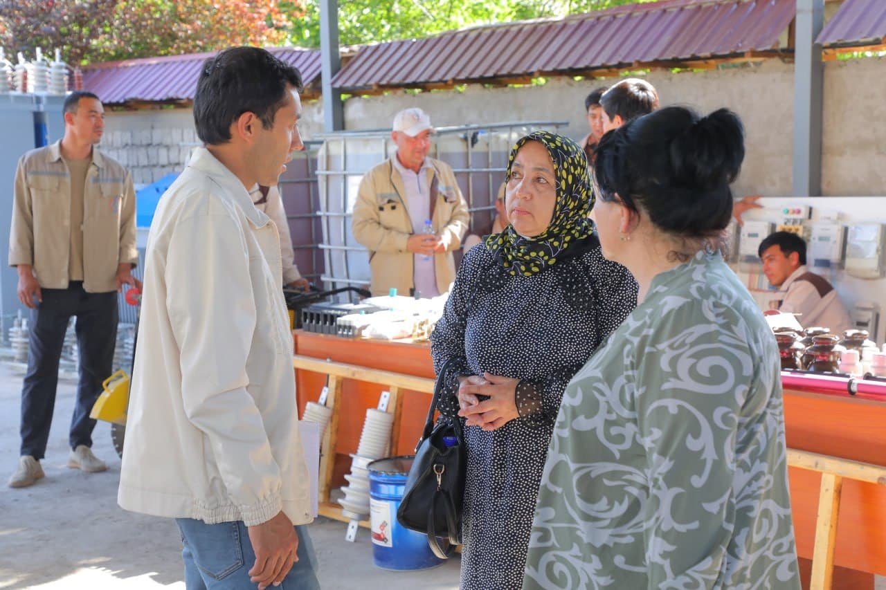 Yashil hududlarni parvarishlash ishlari izchil olib borilmoqda