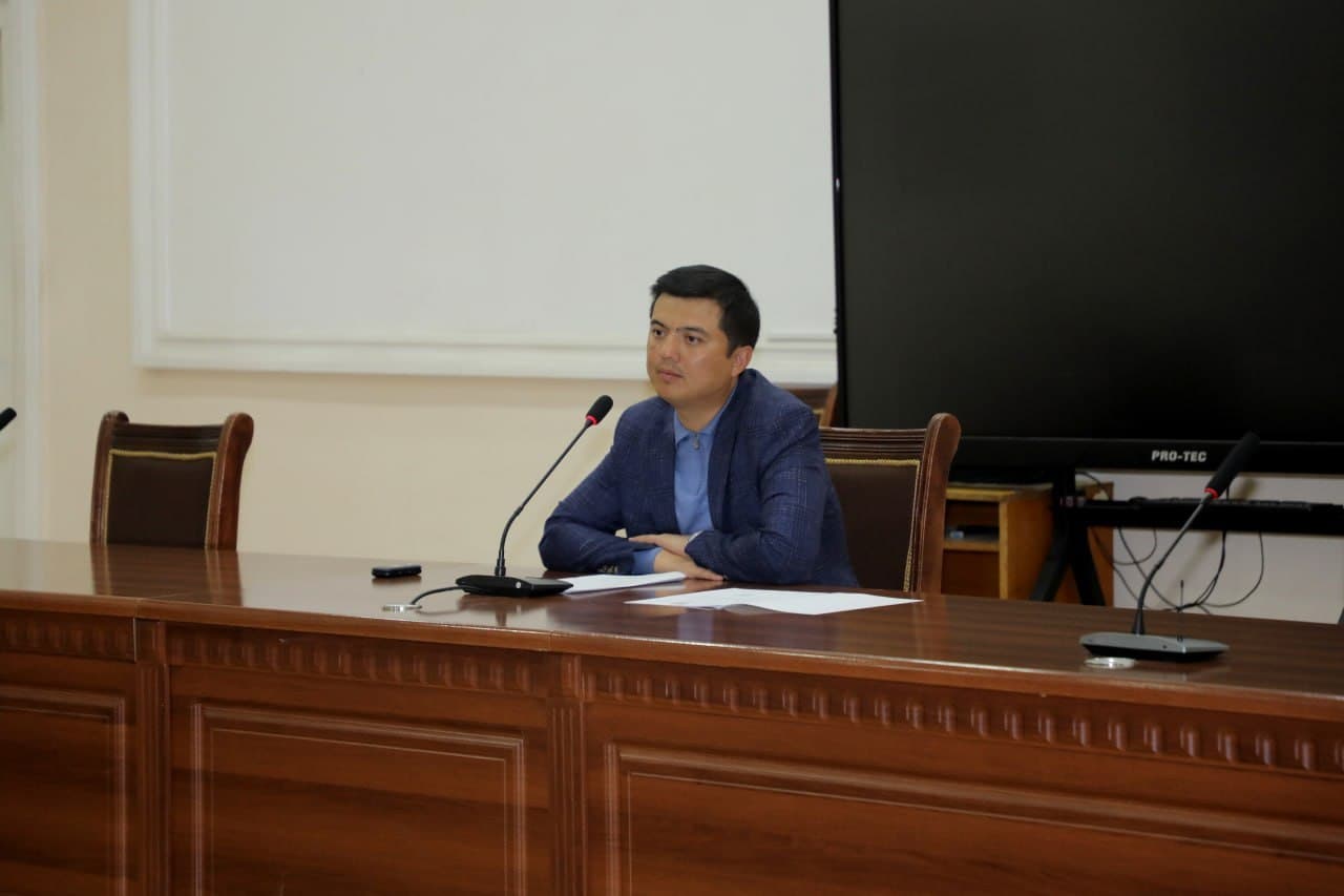 Korrupsiyaga qarshi qatʼiy kurash: tumanda tahliliy muhokama oʼtkazildi