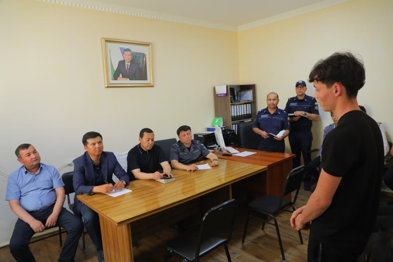 Tuman rahbarlari yoshlar bilan ochiq va samimiy muloqat qildi