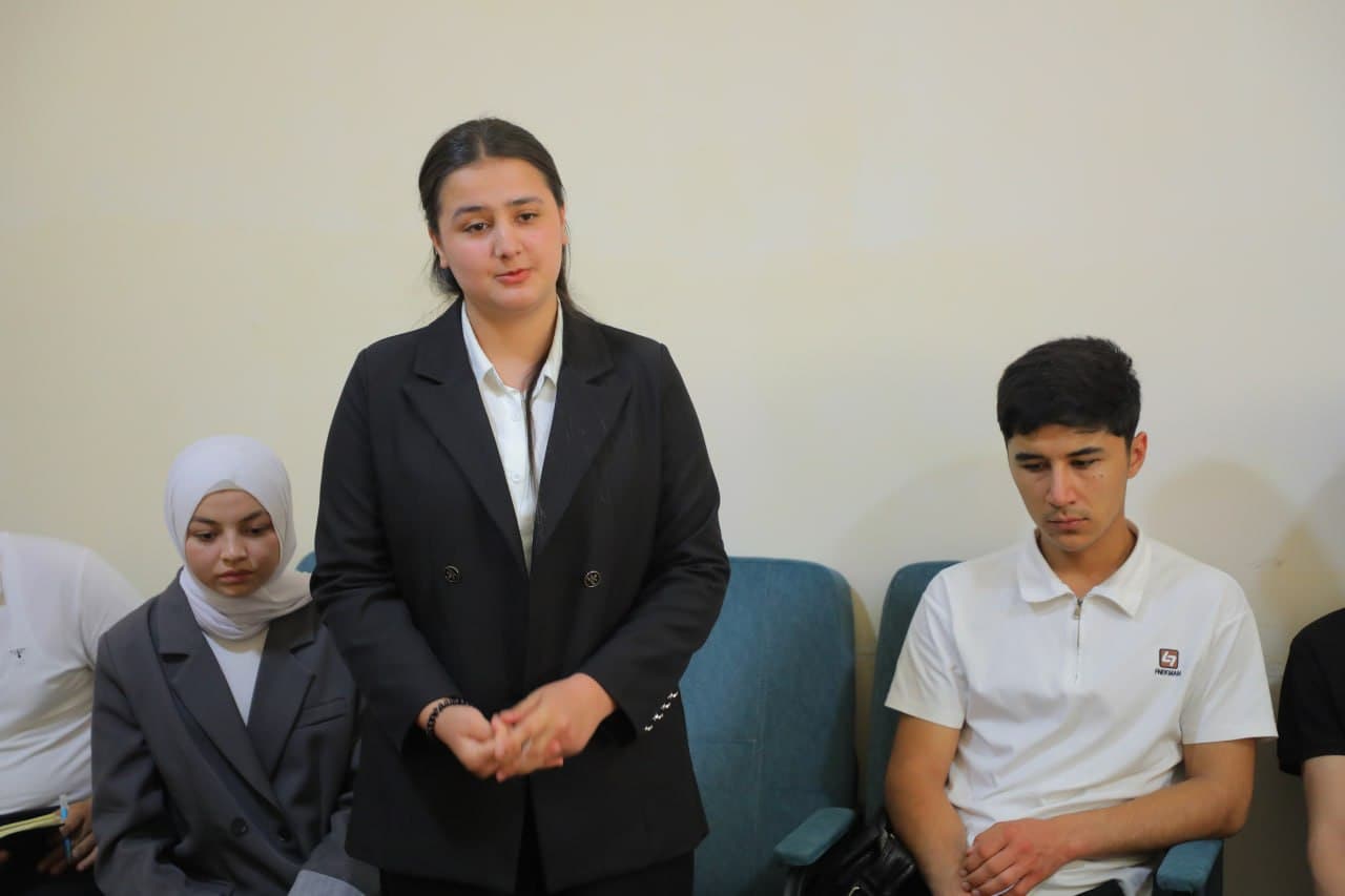 Tuman rahbarlari yoshlar bilan ochiq va samimiy muloqat qildi