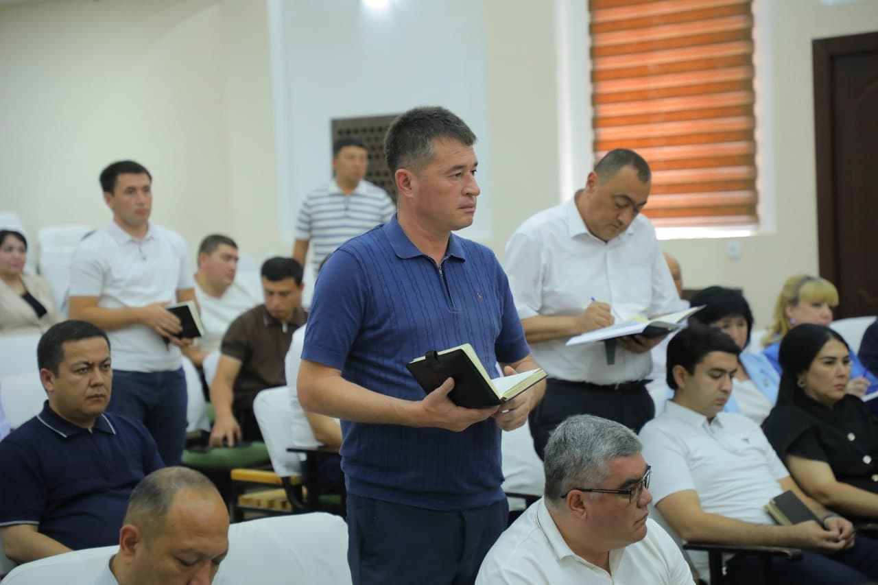 Tumandagi dolzarb muammolar tanqidiy tahlil qilindi, mas’ullarga qat’iy vazifalar yuklatildi