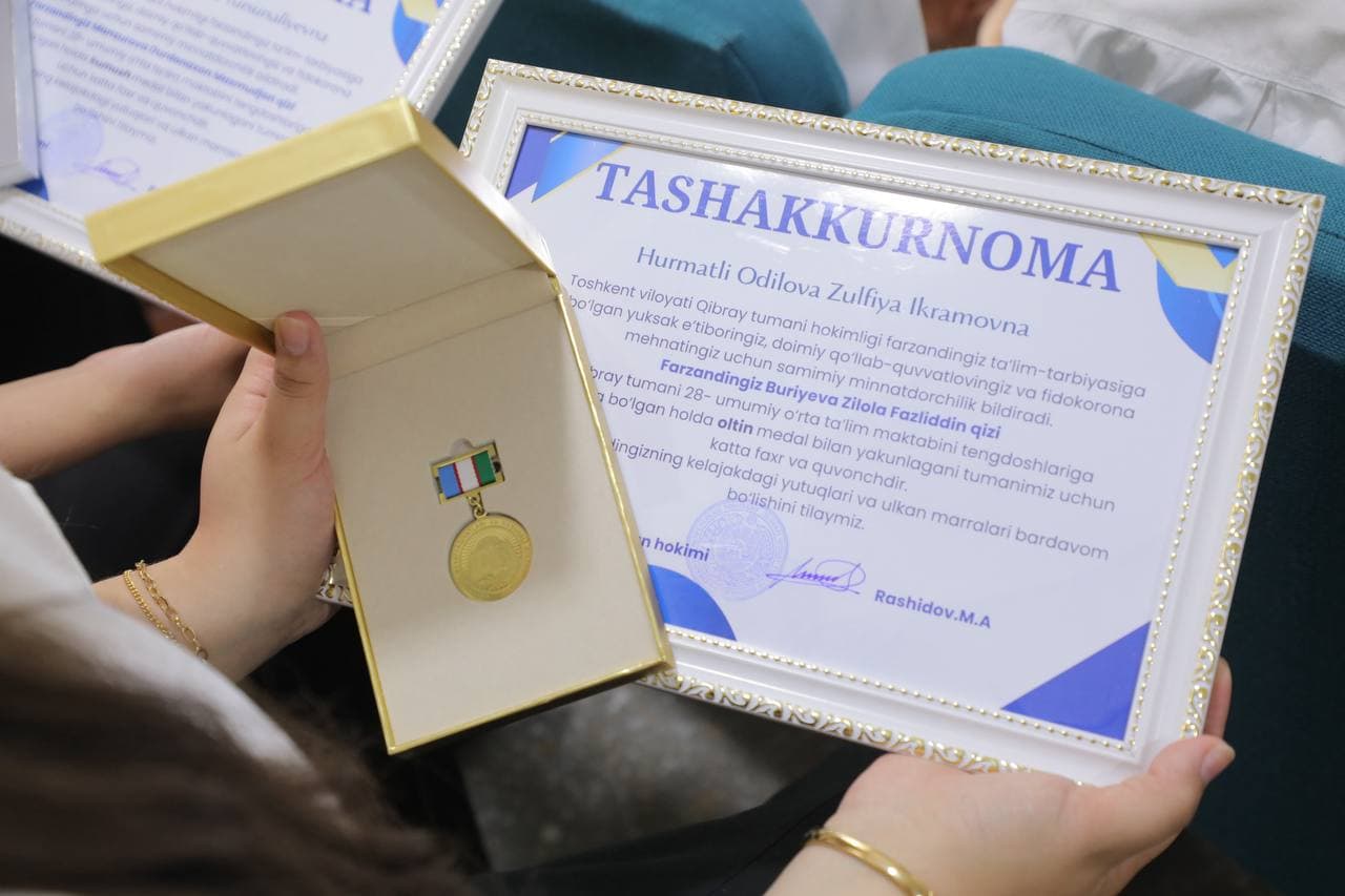 Qibrayda bitiruvchilarga oltin va kumush medallar topshirildi
