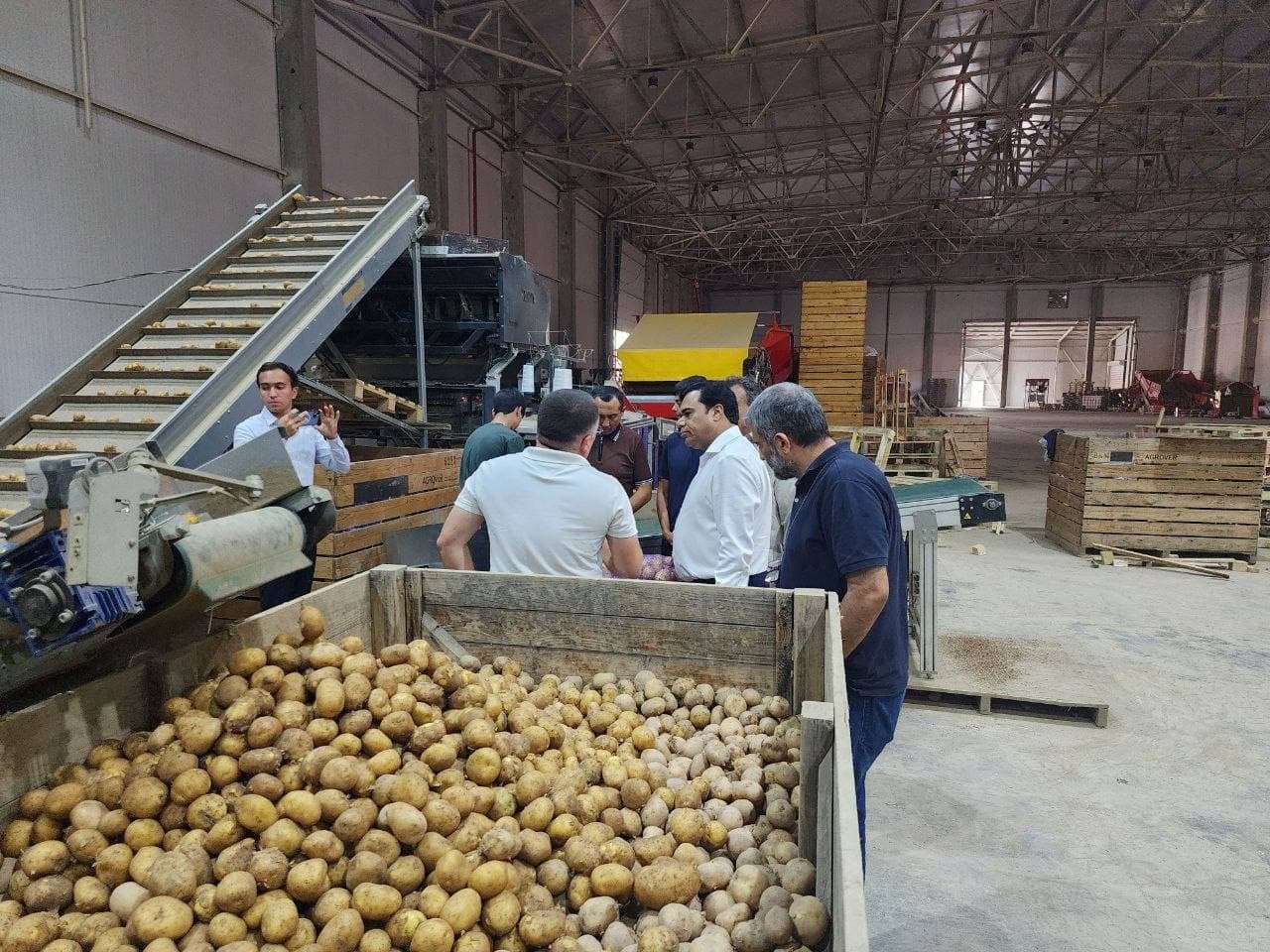 Pokiston delegatsiyasi Qibray va Bo‘stonliqdagi agroloyihalar bilan tanishdi