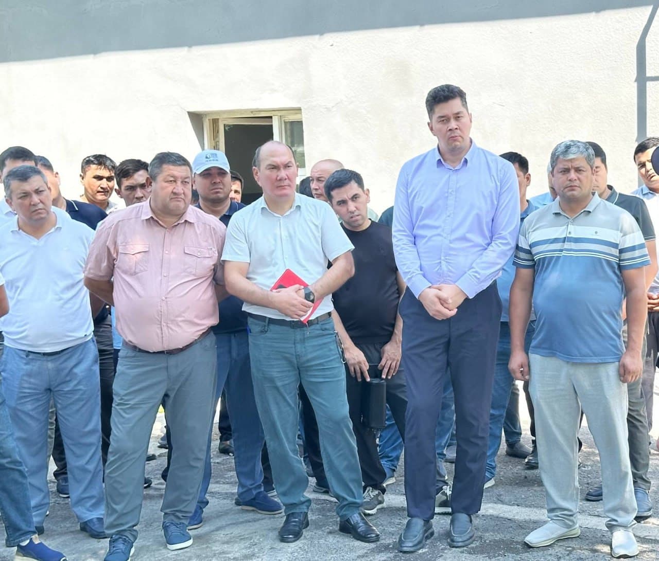 Issiqxonalar faoliyatini tartibga solish va targ‘ibot ishlari muhokama qilindi