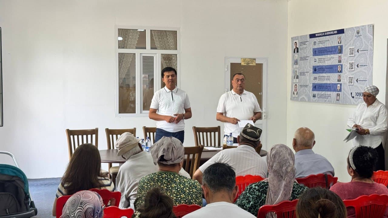 Qibray tumani hokimi Uzumzor mahallasida sayyor qabul o‘tkazdi