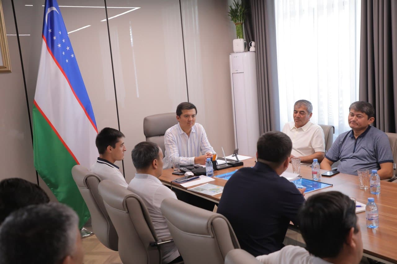 Tuman hokimi eksport hajmini kamaytirgan eksportyor korxonalar rahbarlari va investorlar bilan uchrashdi