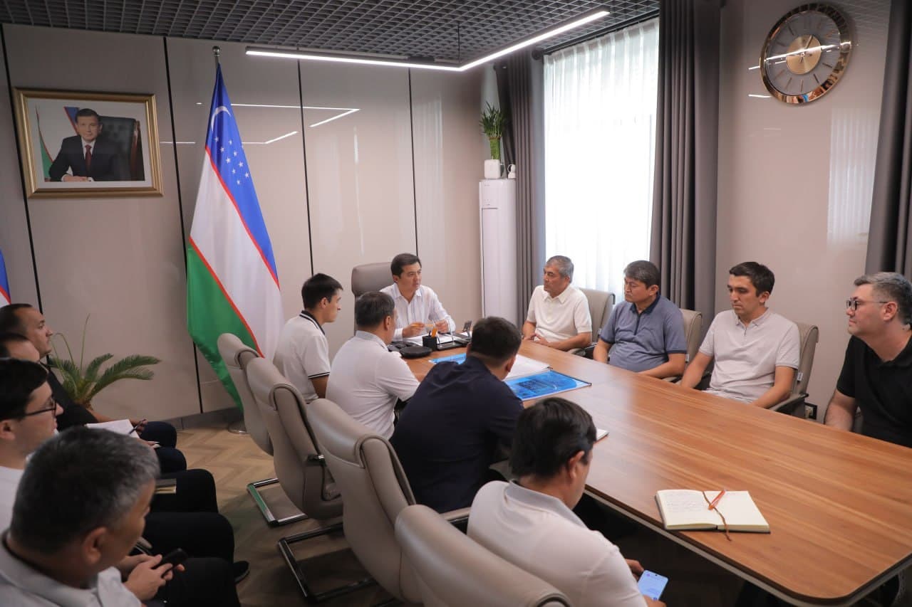 Tuman hokimi eksport hajmini kamaytirgan eksportyor korxonalar rahbarlari va investorlar bilan uchrashdi