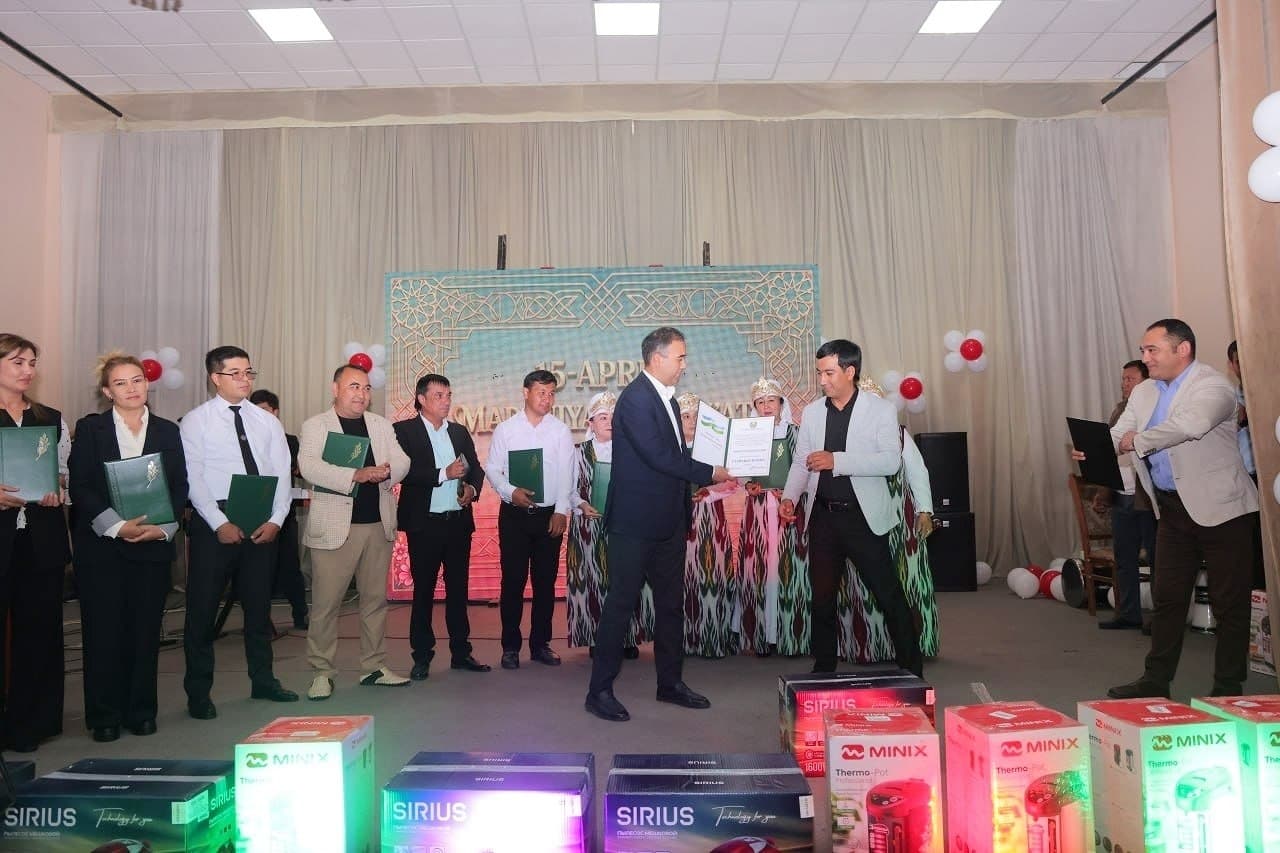 Madaniyatga xizmat — yuksak sharaf. Nurafshonda bir guruh madaniyat xodimlari e’tirof etildi