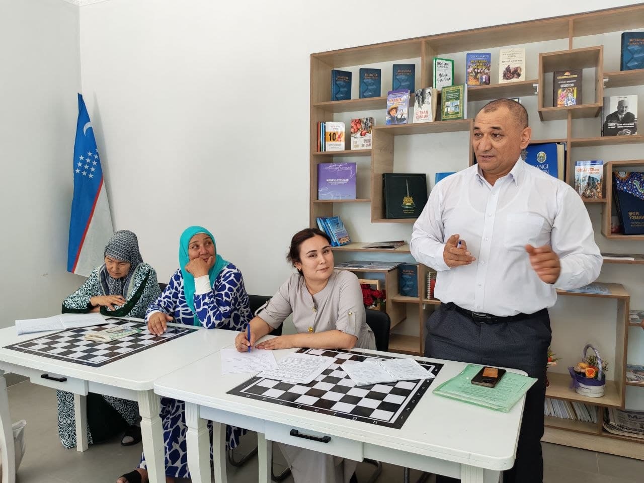 Mahalla yettiligi xalq oldida hisobot bermoqda