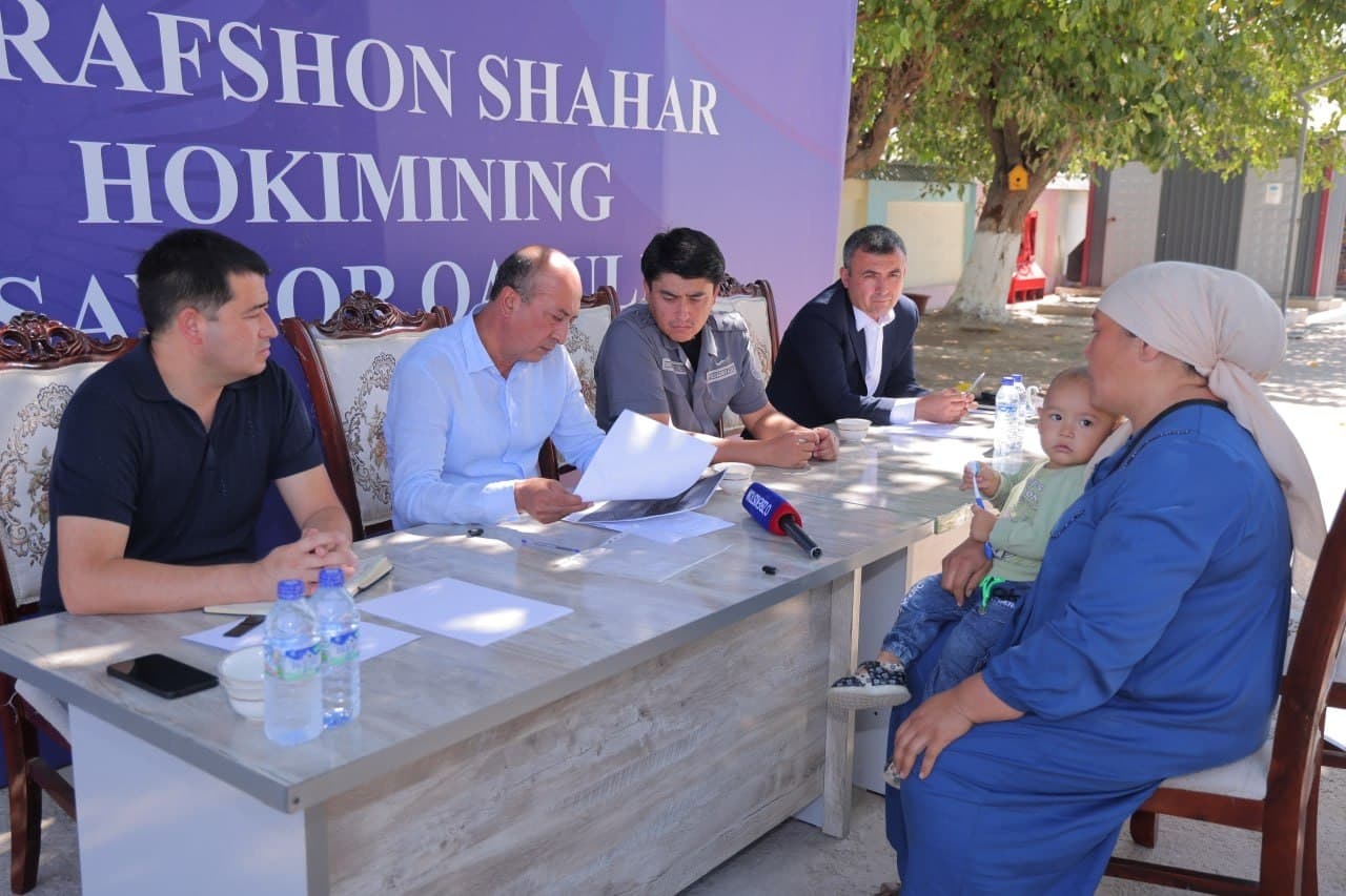 Nurafshon shahrida fuqarolar murojaatlari o‘rganildi