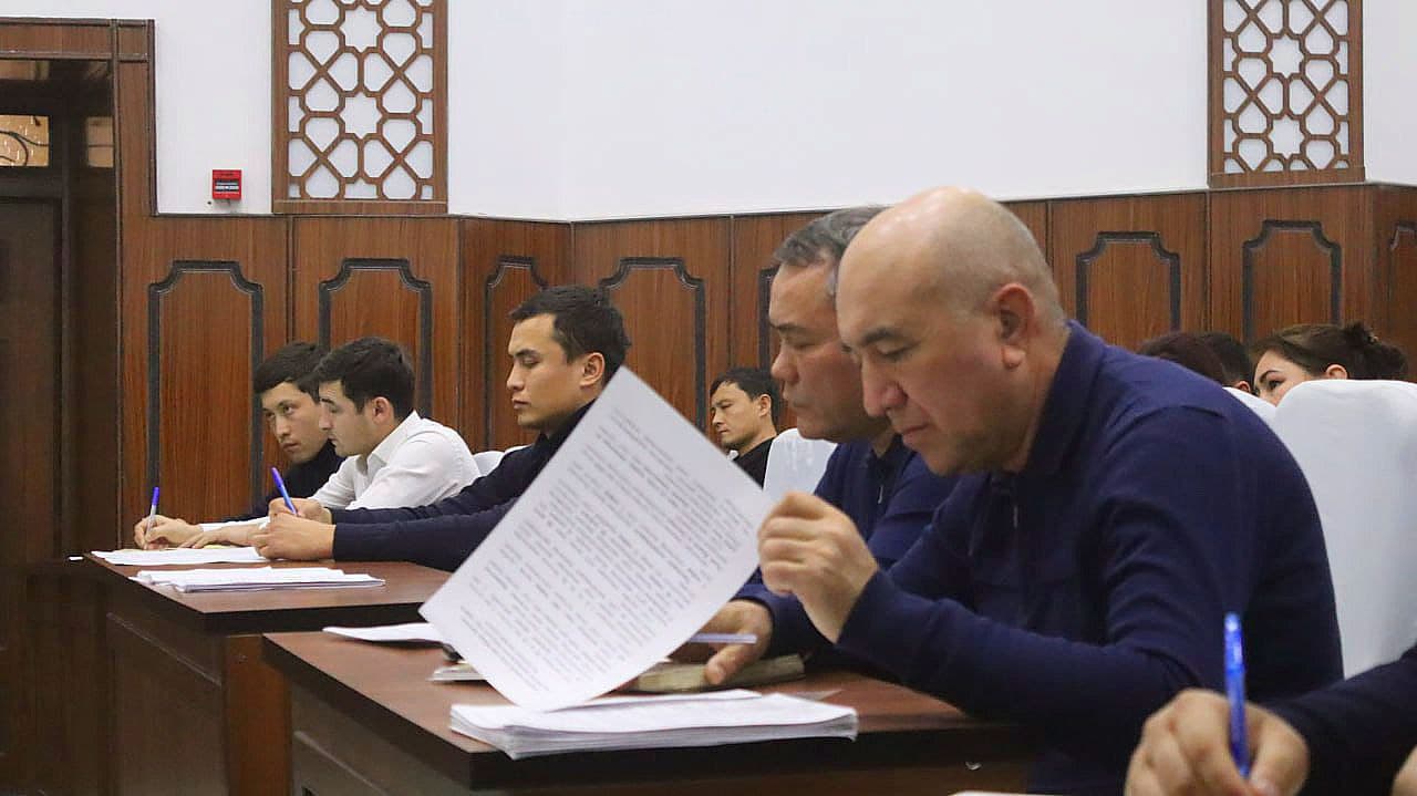 Oqoltin tumanida sport sohasining bugungi real holati ochiq va tanqidiy ruhda muhokama qilindi