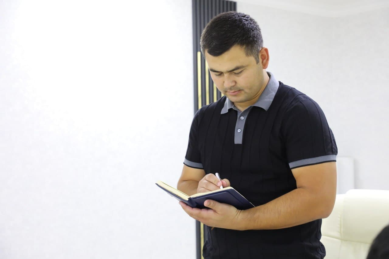 “Yoshlar kuni” doirasida otaliqqa olingan yoshlar bilan uchrashuv o‘tkazildi