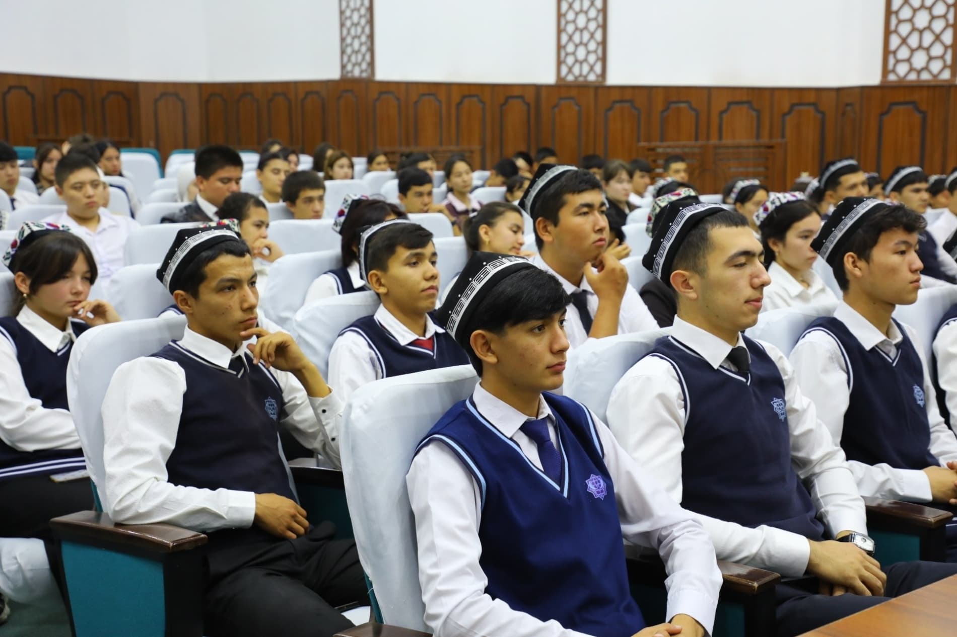 YOSHLAR UCHUN RAQAMLI XIZMATLARDAN FOYDALANISH BO‘YICHA SEMINAR O‘TKAZILDI