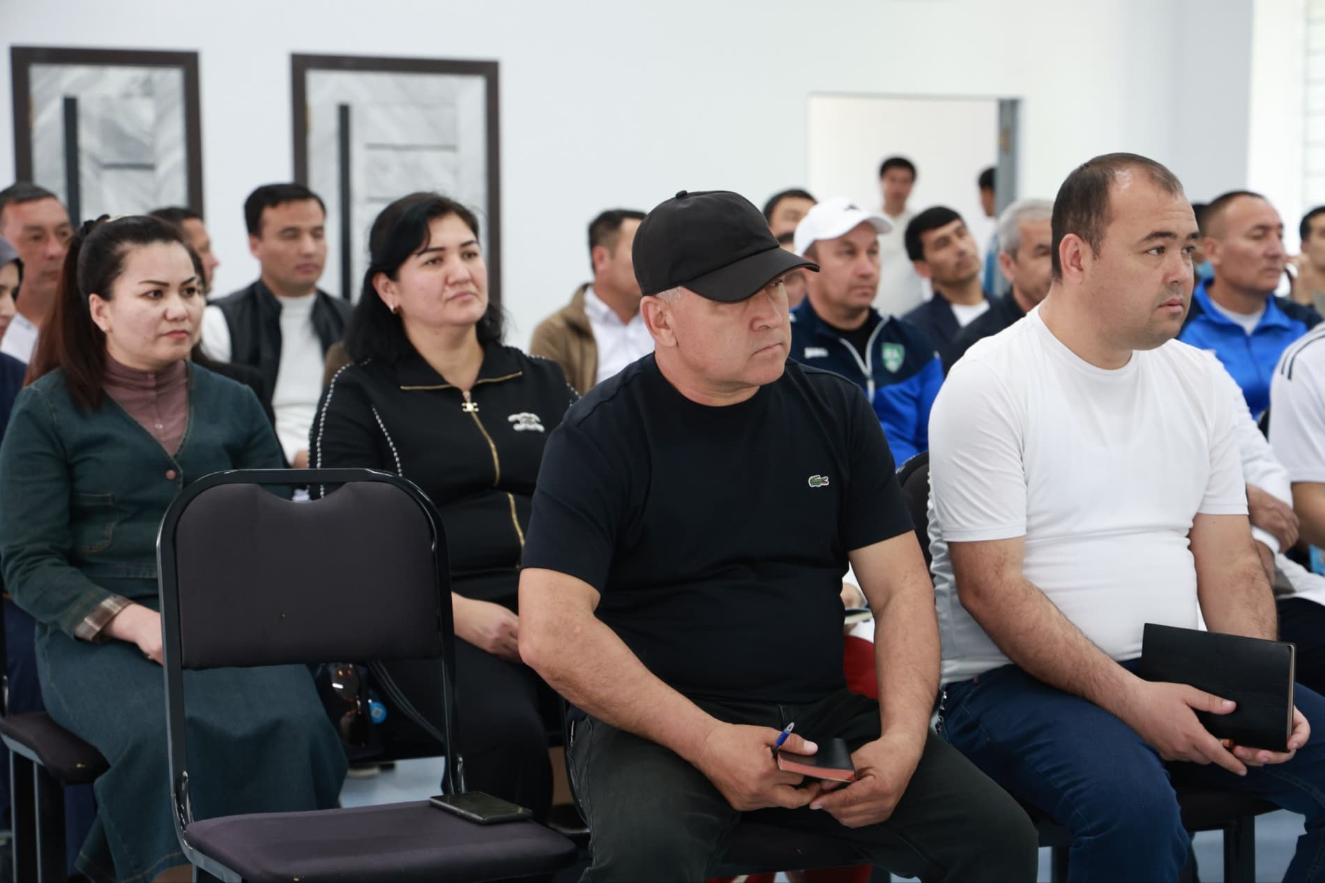 Shahar hokimining sport murabbiylari bilan uchrashuvi bo‘lib o‘tdi