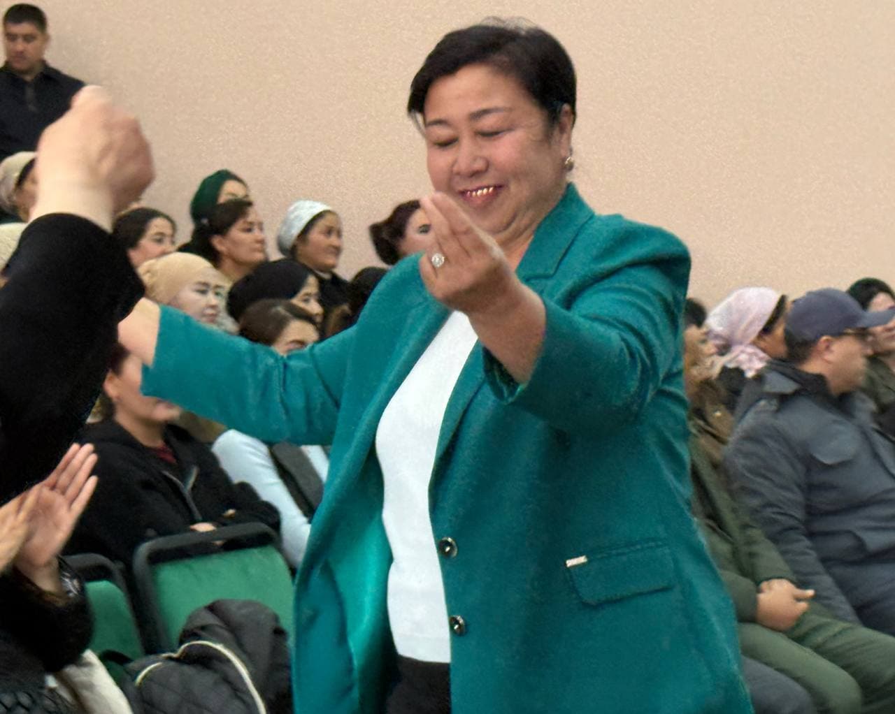 Ayollarga ehtirom – Ulug‘norda 8-mart bayrami ko‘tarinki ruhda nishonlandi