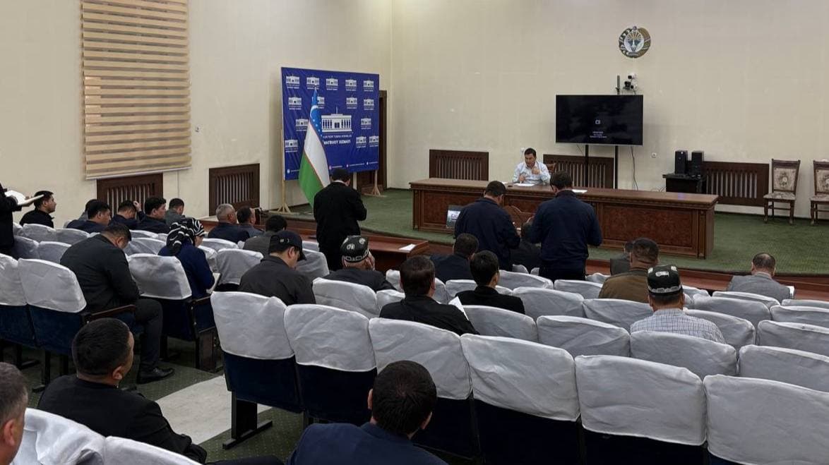 Ulug‘nor tumani hokimi M.Axmadjonov boshchiligida “Hokimlik soati” yig‘ilishi o‘tkazildi
