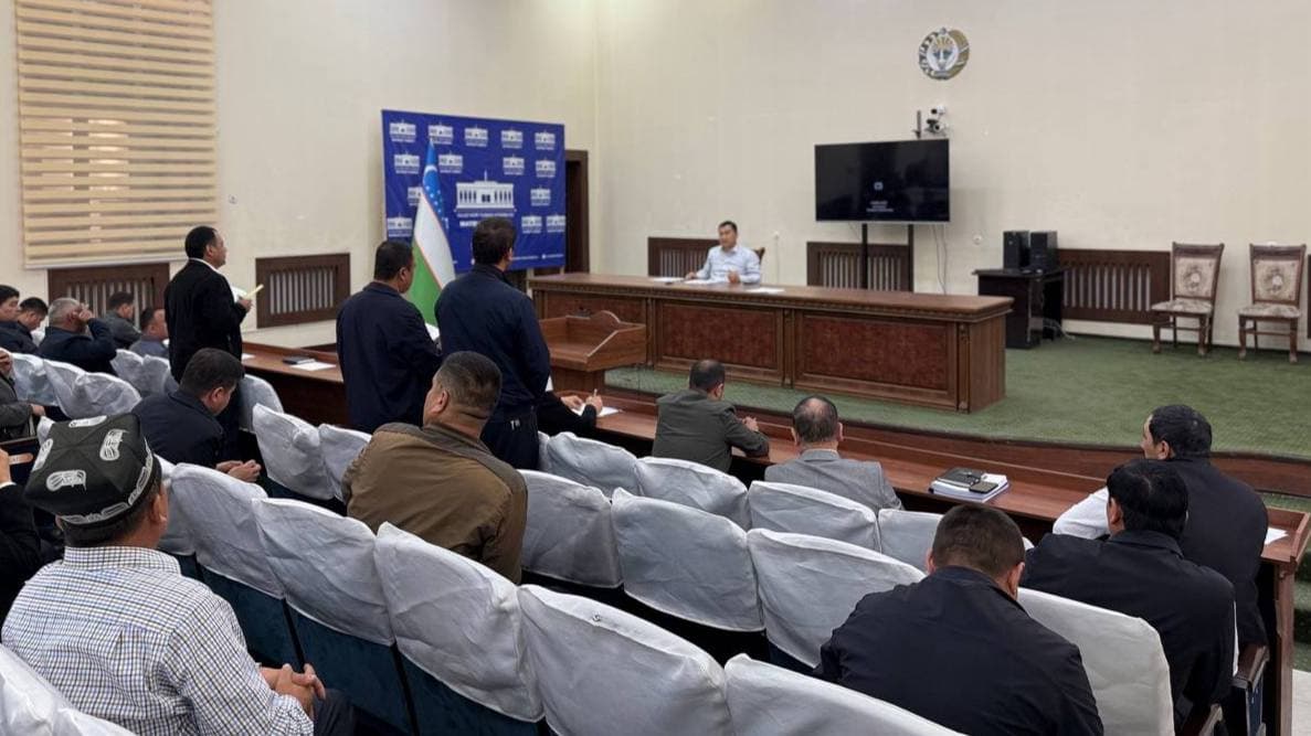 Ulug‘nor tumani hokimi M.Axmadjonov boshchiligida “Hokimlik soati” yig‘ilishi o‘tkazildi